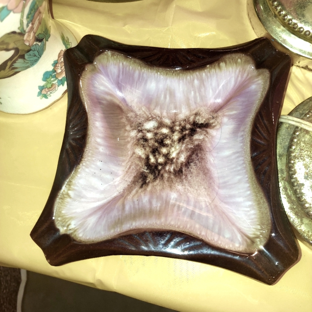 Nice excellent condition  vintage  glass ashtray like new